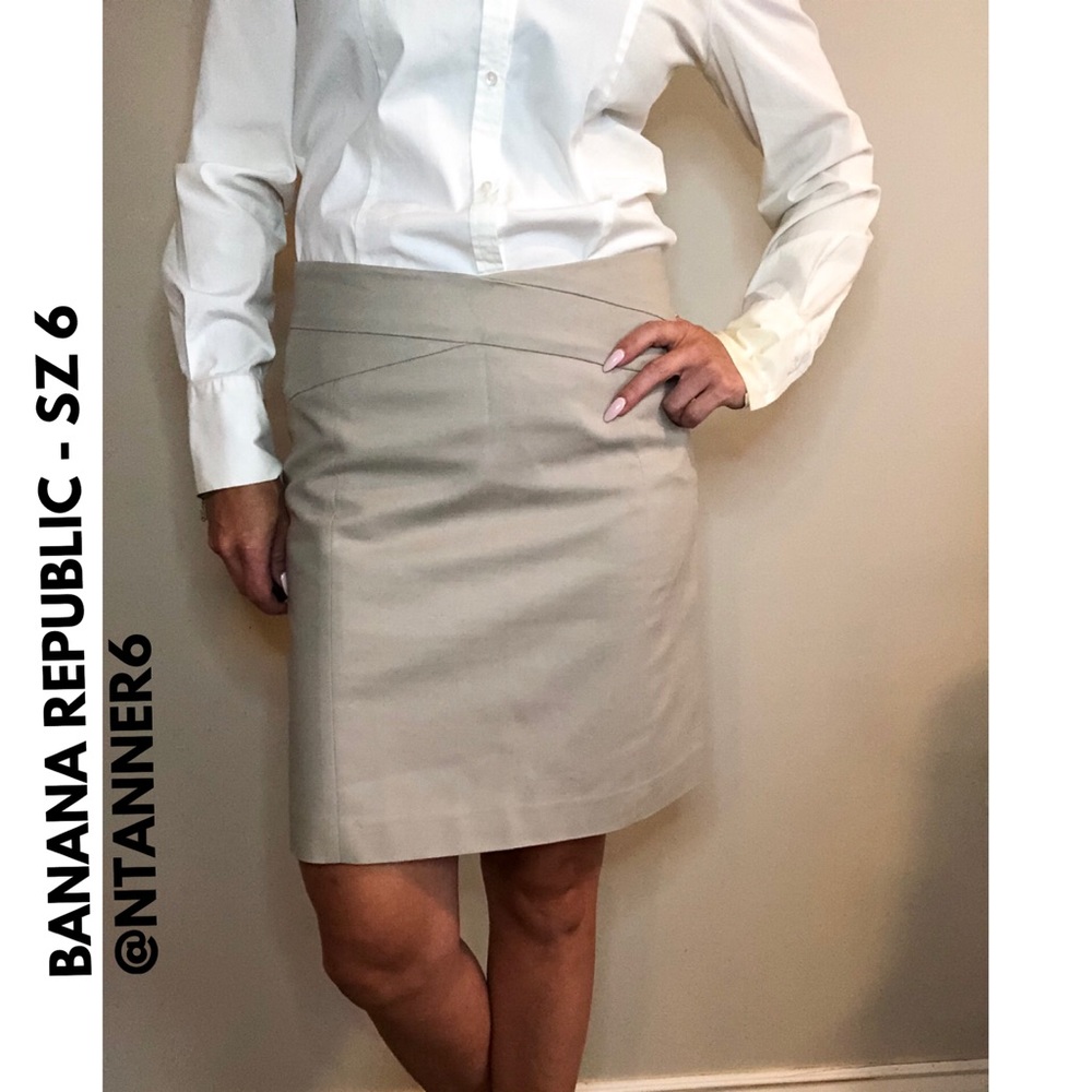 BANANA REPUBLIC TAN SKIRT - SZ 6